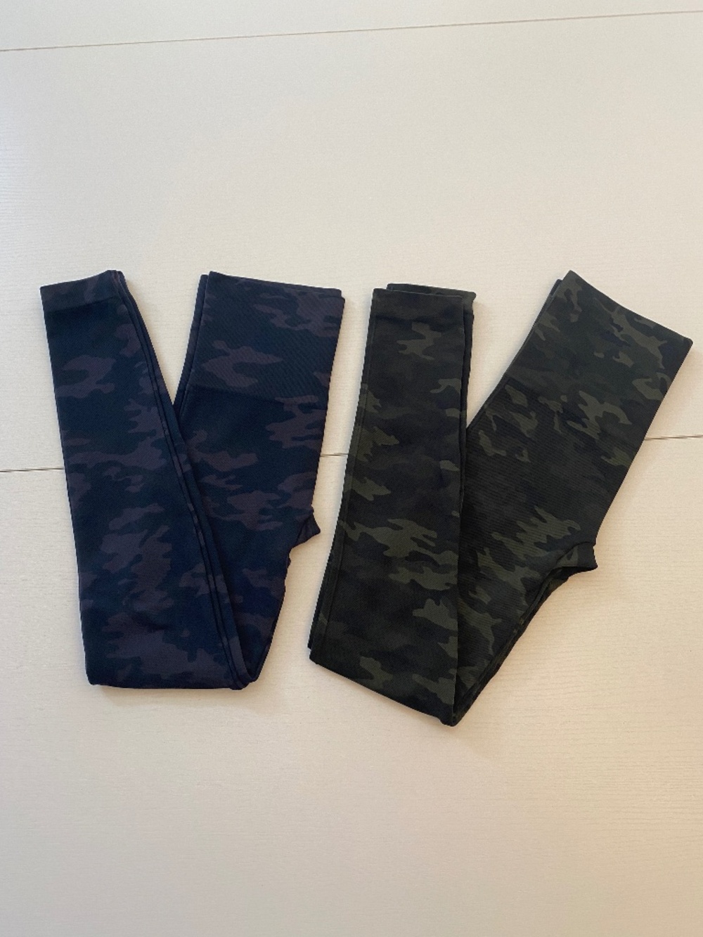 Spanx Look At Me Now Seamless Camo Leggings Bundle - Size Small Set of 2